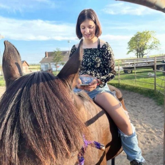 Meet your Posher, Amelia - Picture 1 of 1